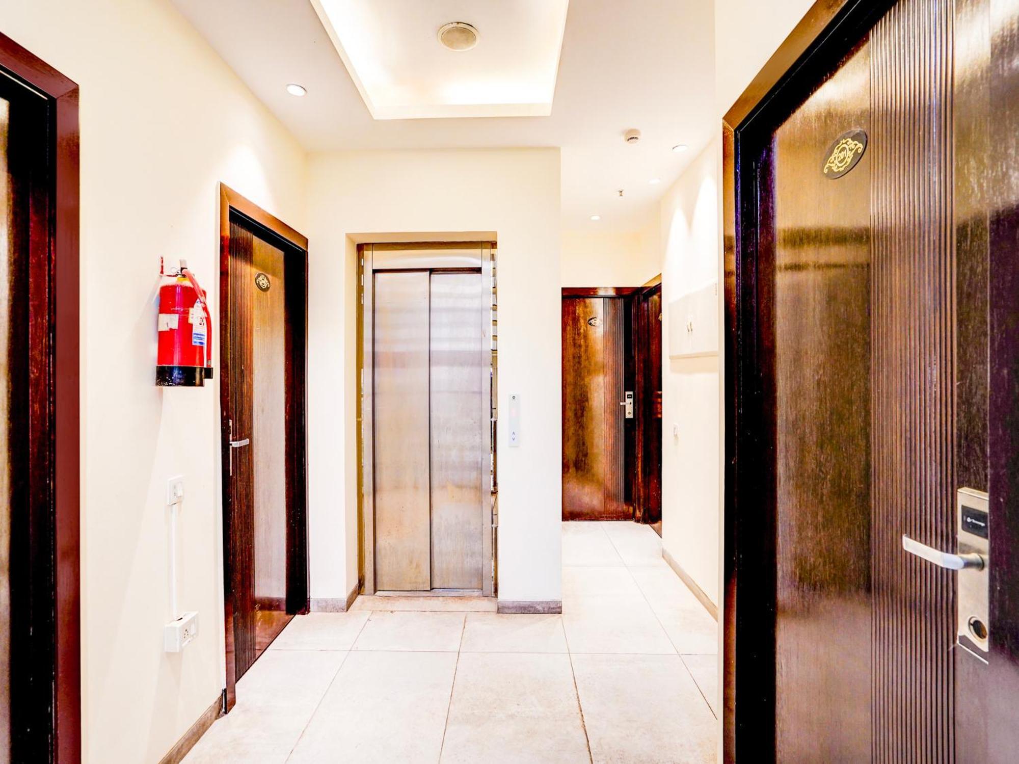 Super Townhouse Pitampura West Enclave Hotel Delhi Kültér fotó