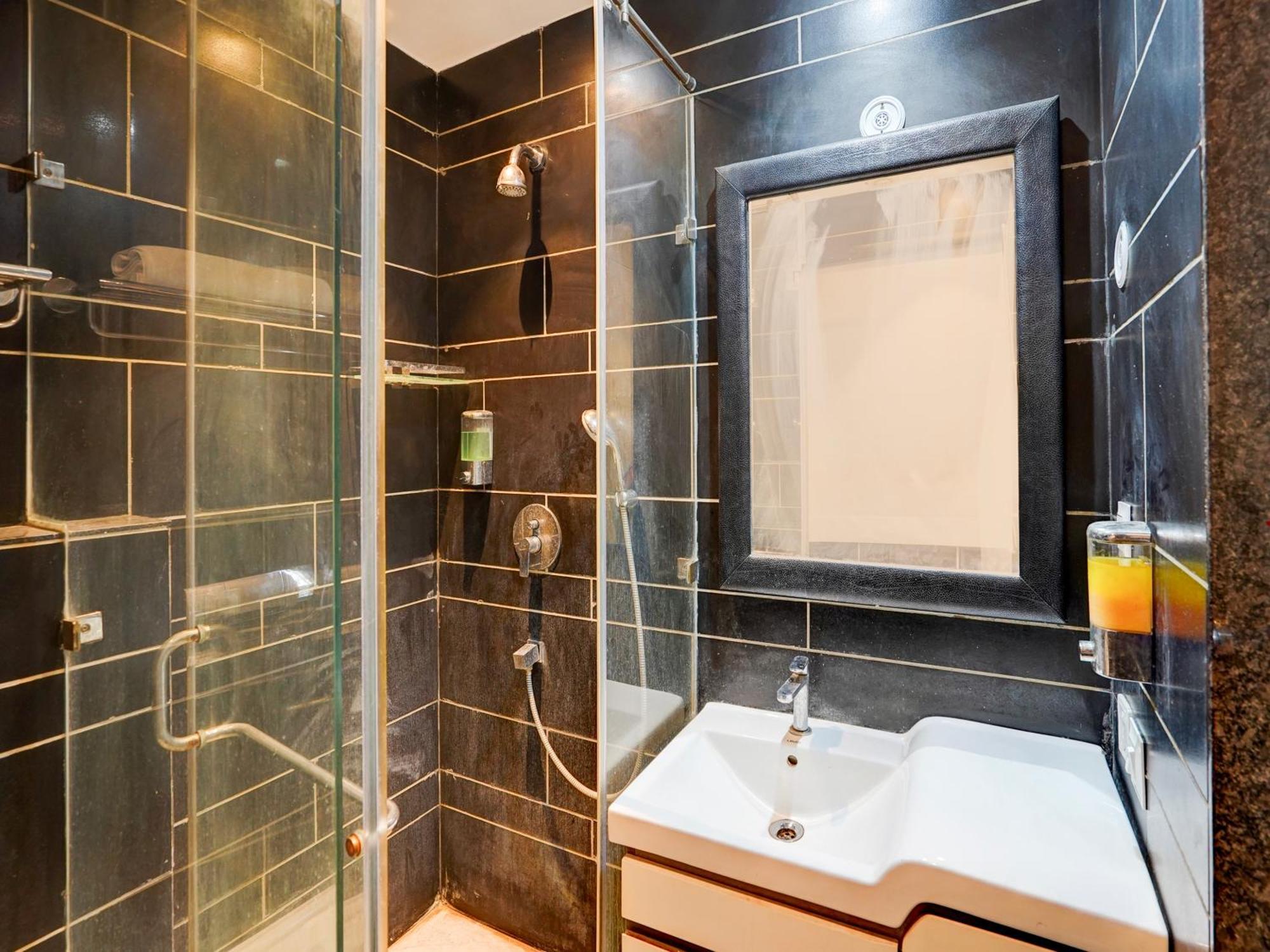 Super Townhouse Pitampura West Enclave Hotel Delhi Kültér fotó