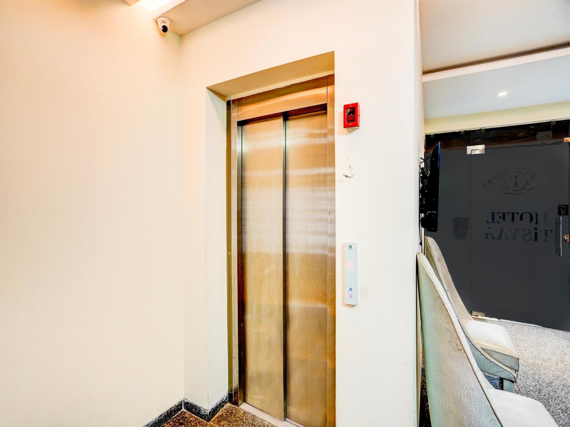 Super Townhouse Pitampura West Enclave Hotel Delhi Kültér fotó