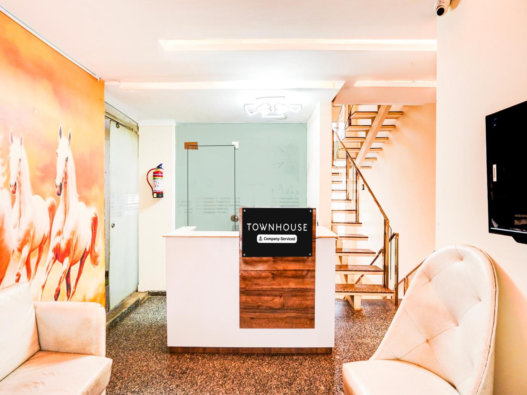 Super Townhouse Pitampura West Enclave Hotel Delhi Kültér fotó