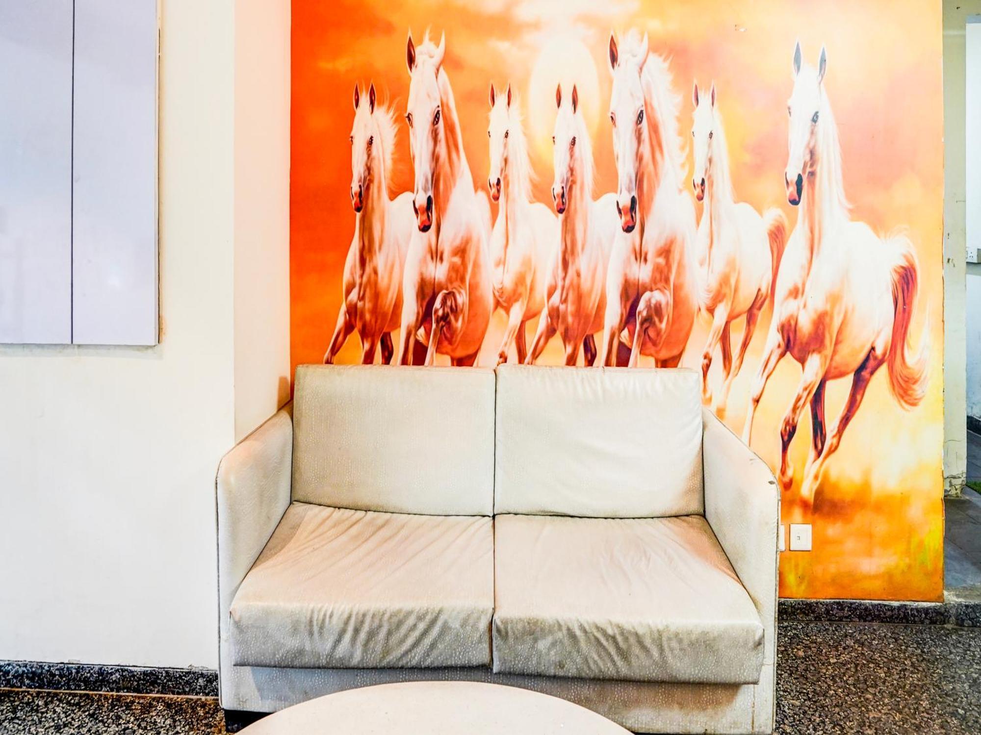 Super Townhouse Pitampura West Enclave Hotel Delhi Kültér fotó