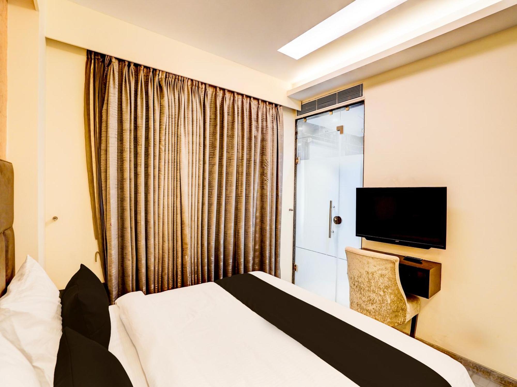 Super Townhouse Pitampura West Enclave Hotel Delhi Kültér fotó