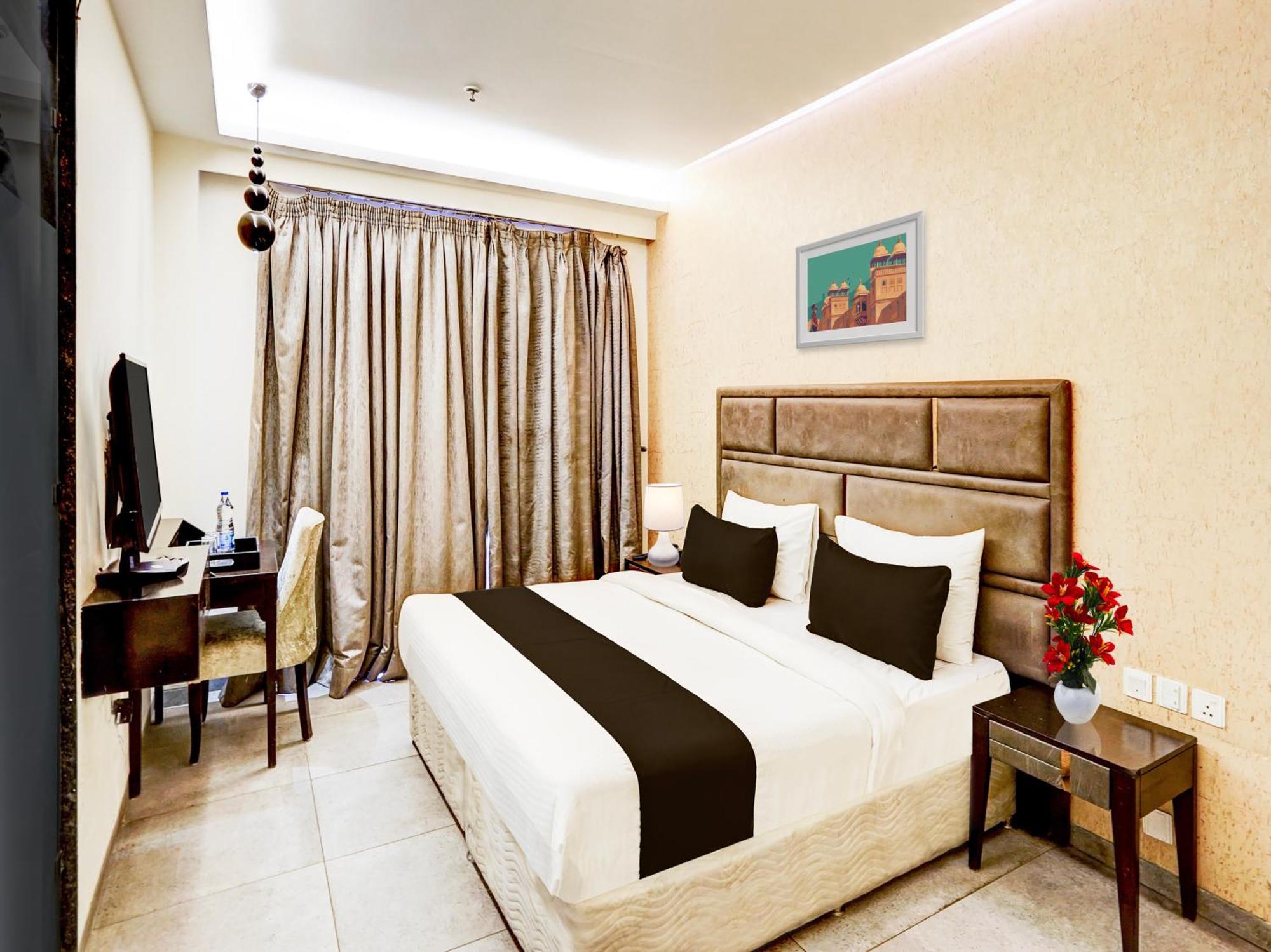 Super Townhouse Pitampura West Enclave Hotel Delhi Kültér fotó